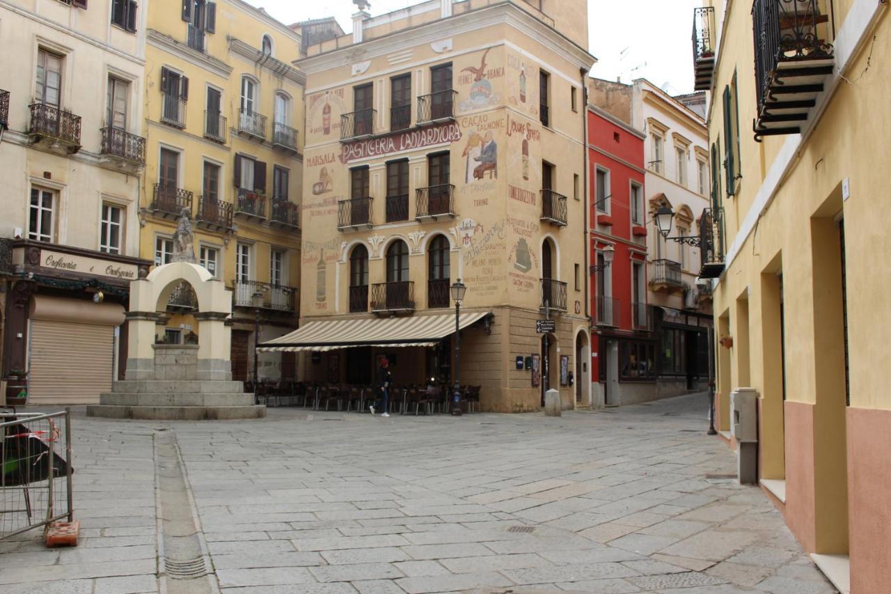 Via Cavour 19, Camere Del Conte Iglesias Exteriér fotografie